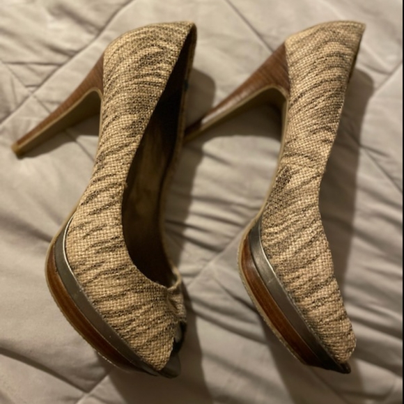 Printed Heels - Picture 2 of 5